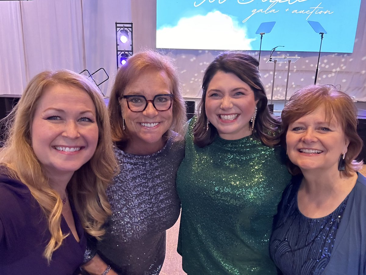 Representing ⁦<a href="/KCHKids/">Kentucky Children's</a>⁩ and supporting the outstanding mission of @McDazzle24