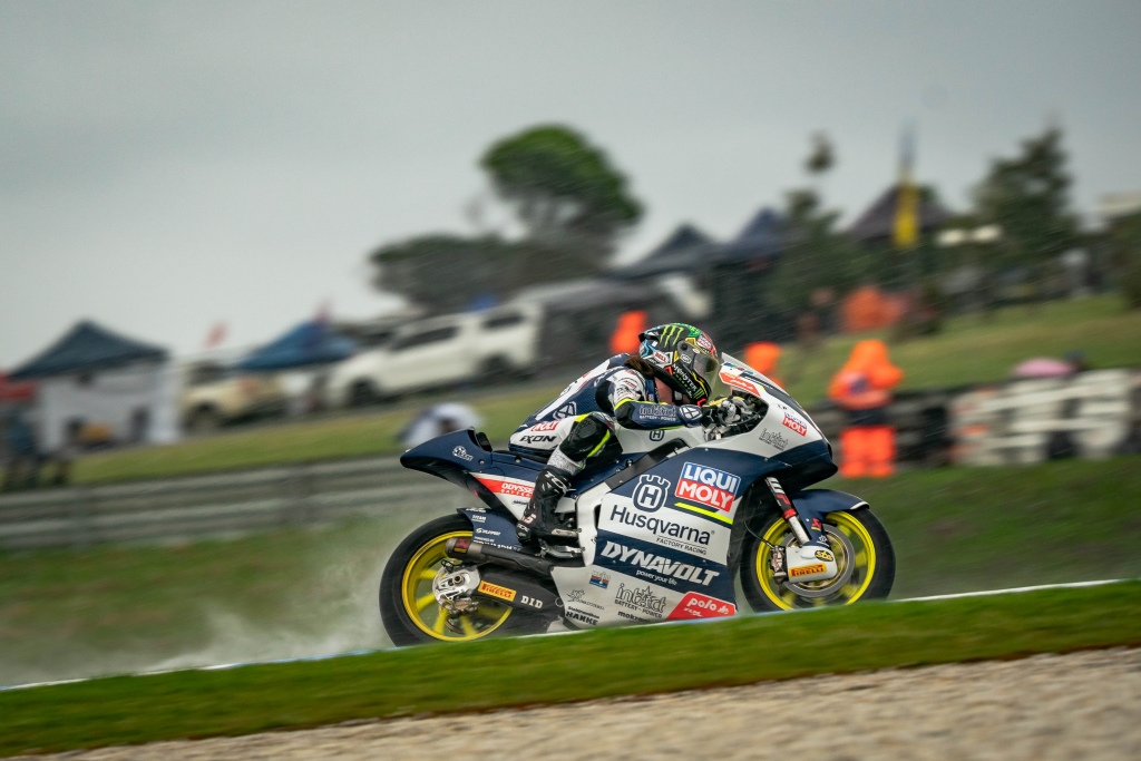 IntactGP's tweet photo. #AustralianGP #Moto2 Practice2️⃣ saw

#81 Senna AGIUS topping the wet session with @DarrynBinder_15 in 🅿️3️⃣ +0.680

But this has no effect to combined practice times

#DA15 made it straight to #Q2, #SA81 has to go through #Q1 

#LIQUIMOLY #Husqvarna #IntactGP at @PICircuit https://t.co/mylltjGfvR
