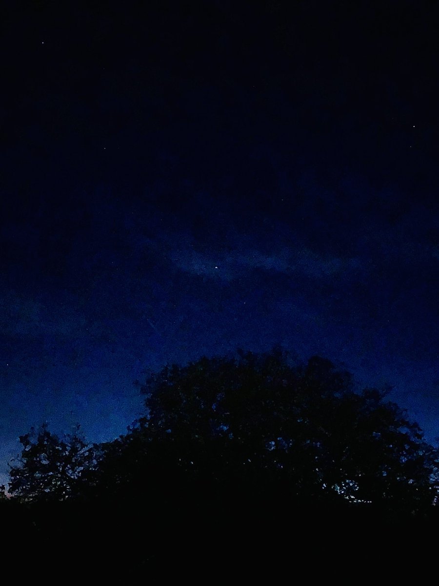 BoogieG1rl's tweet image. I finally saw Tsuchinshan-ATLAS, or Comet C/2023 A3 through my bins. 😄

Weather permitting… I’ll attempt to shoot it on my Nikon DSLR over the weekend.

#iPhone8s