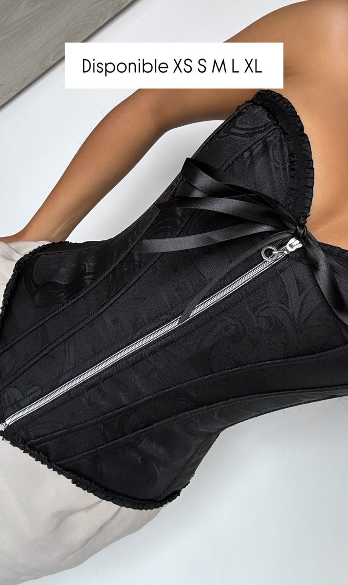 AzadiFemenina's tweet photo. Corset que realza tu silueta, ideal para tu disfraz 🎃 talla S M L XL 

Cuál color te gusta? 

#corset #tendencia #difraz #halloween #halloween2024 https://t.co/QbnnAvXrcK
