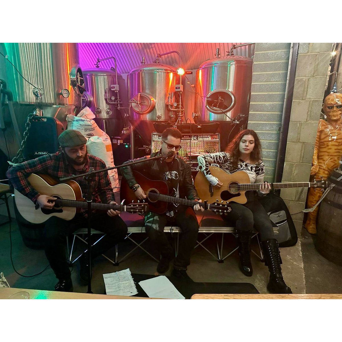 𝐓𝐡𝐚𝐧𝐤𝐬 𝐚 𝐥𝐨𝐭 𝐭𝐨 𝐞𝐯𝐞𝐫𝐲𝐨𝐧𝐞 𝐰𝐡𝐨 𝐜𝐚𝐦𝐞 𝐭𝐨 @werewolfbeer 🖤
It was a special evening ⚡️

#electronband #LondonBands #rock #music #NuMetal #heavymetal #acoustic #unplugged #camden #londonmetalcoalition