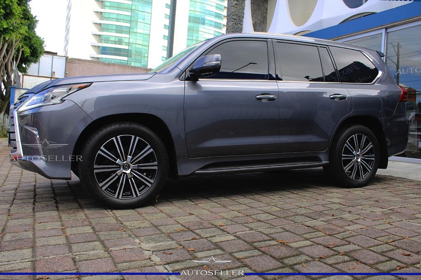 AUTOSELLER2's tweet photo. 🇯🇵LEXUS🇯🇵

🚘 LX-570 
✅ Modelo 2020
🏙 De Agencia 
🏎💨 Motor 5.7L V8 
🏁 383HP
✅ Transmisión Automática de 6 Velocidades 

📞  PBX: 2309-8684
📲  WhatsApp: 5203-8291/ 4048-4188/ 5300-5330
📍  Visítanos en la 20 Calle 17-75 Zona 10
🔎  Encuéntranos en Waze https://t.co/vDG20EUZh1