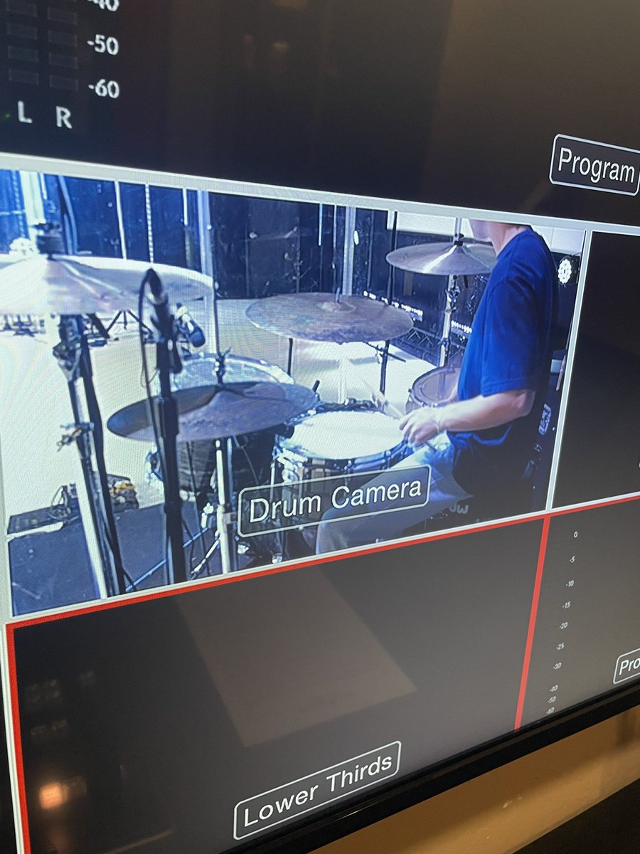 onepursuitmsc's tweet photo. GUESS THE SONG WE’RE RECORDING https://t.co/EuoyVsSuIY
