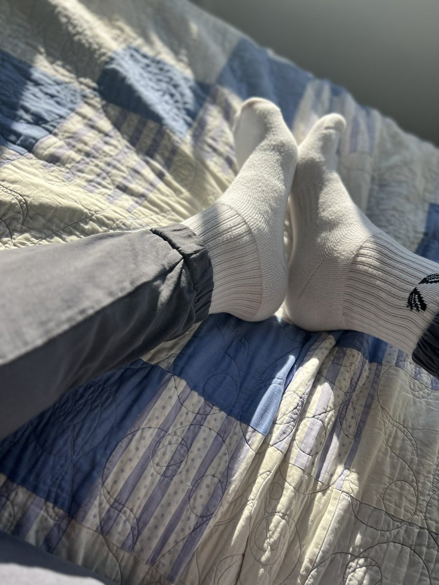DaMengYiOnOF's tweet photo. #whitesocks #asrv #socklovers https://t.co/4x7VBYiwXa