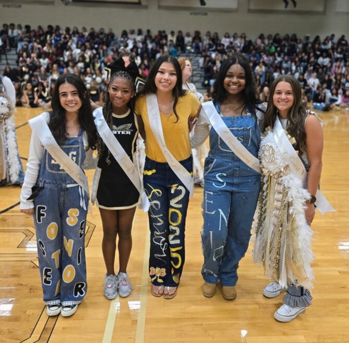 Our very own representing in the final 5 for homecoming queen! GO JORDAN!   <a href="/FHSABC_TX/">FHSABC</a>