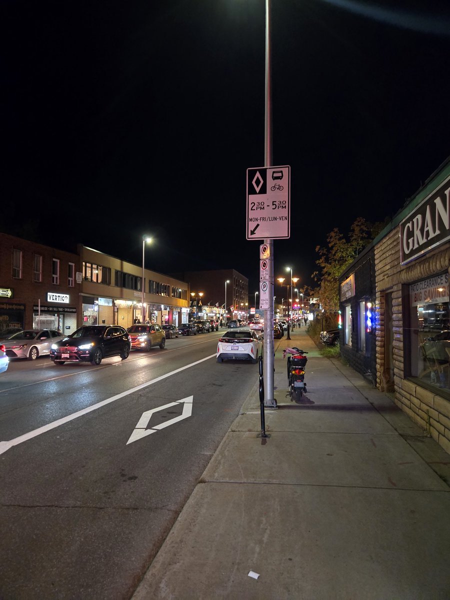 Cool to see that <a href="/ottawacity/">City of Ottawa</a> implemented the Bank Street off-peak <a href="/OC_Transpo/">OC Transpo</a> lane in Old Ottawa South this week. I took the bus through this stretch often as a student and it was always painful.