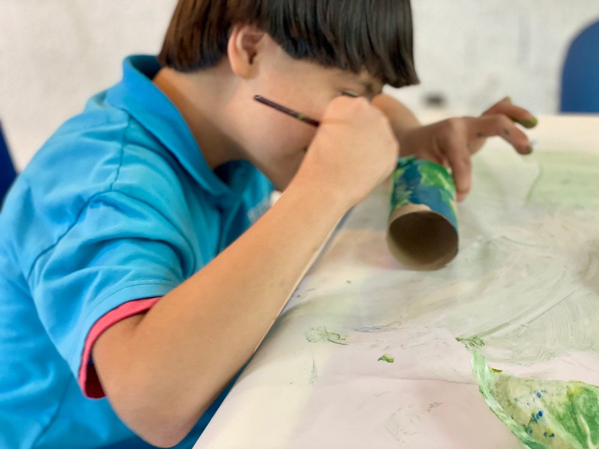 lacasadown's tweet image. Taller de arte
En este taller exploramos diferentes texturas, técnicas y materiales. Cortamos, pintamos, pegamos, armamos y sobre todo, nos divertimos mucho. 
#LaCasaDown #LCDG #trisomia21 #tallerdearte #art #arte #taller #sindromededown #downsyndrome #education #educacion