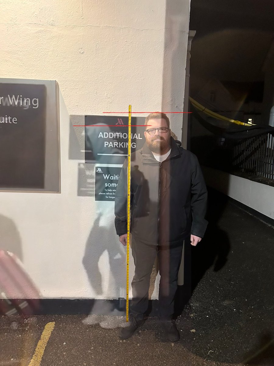 david_sousa77's tweet image. Overlayed the two images as best as I could but the photos are different distances so it may not be exact. Then added a ruler as close to the base of the heel for scale. Andy if you are 6ft tall then the mystery player seems to be 5ft 8.5in measured just below the hood of the…