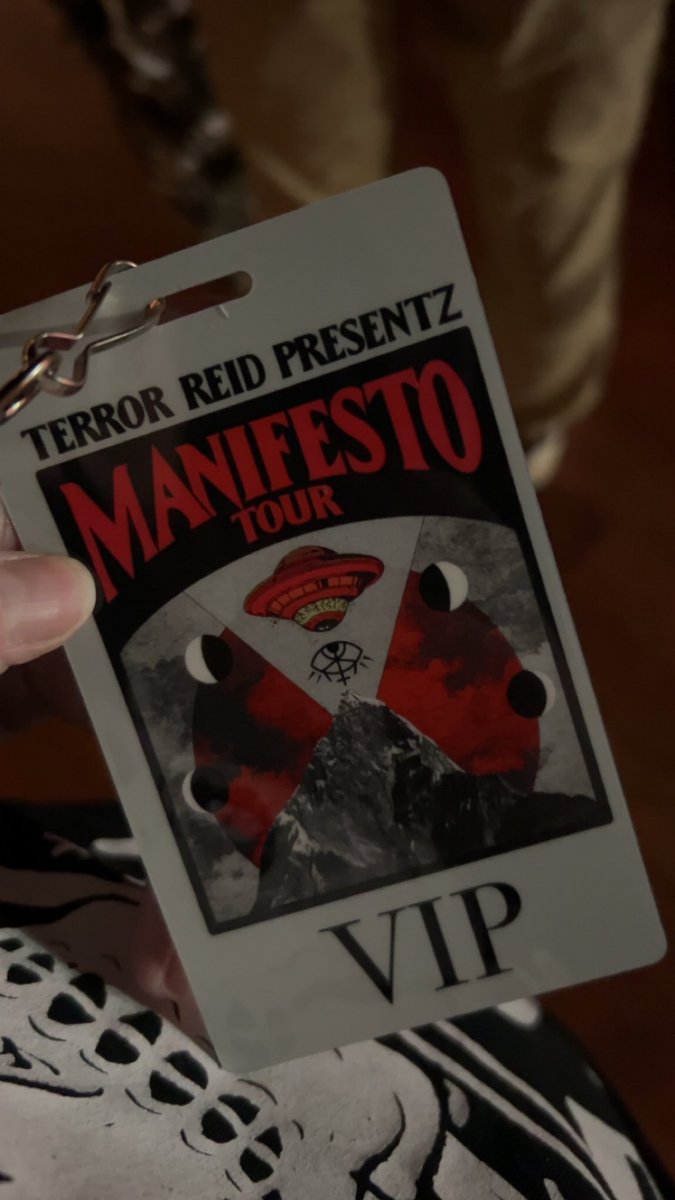 kentrelia's tweet photo. @terrorreid tn in chicago 🖤 https://t.co/w2NAcrh0EF