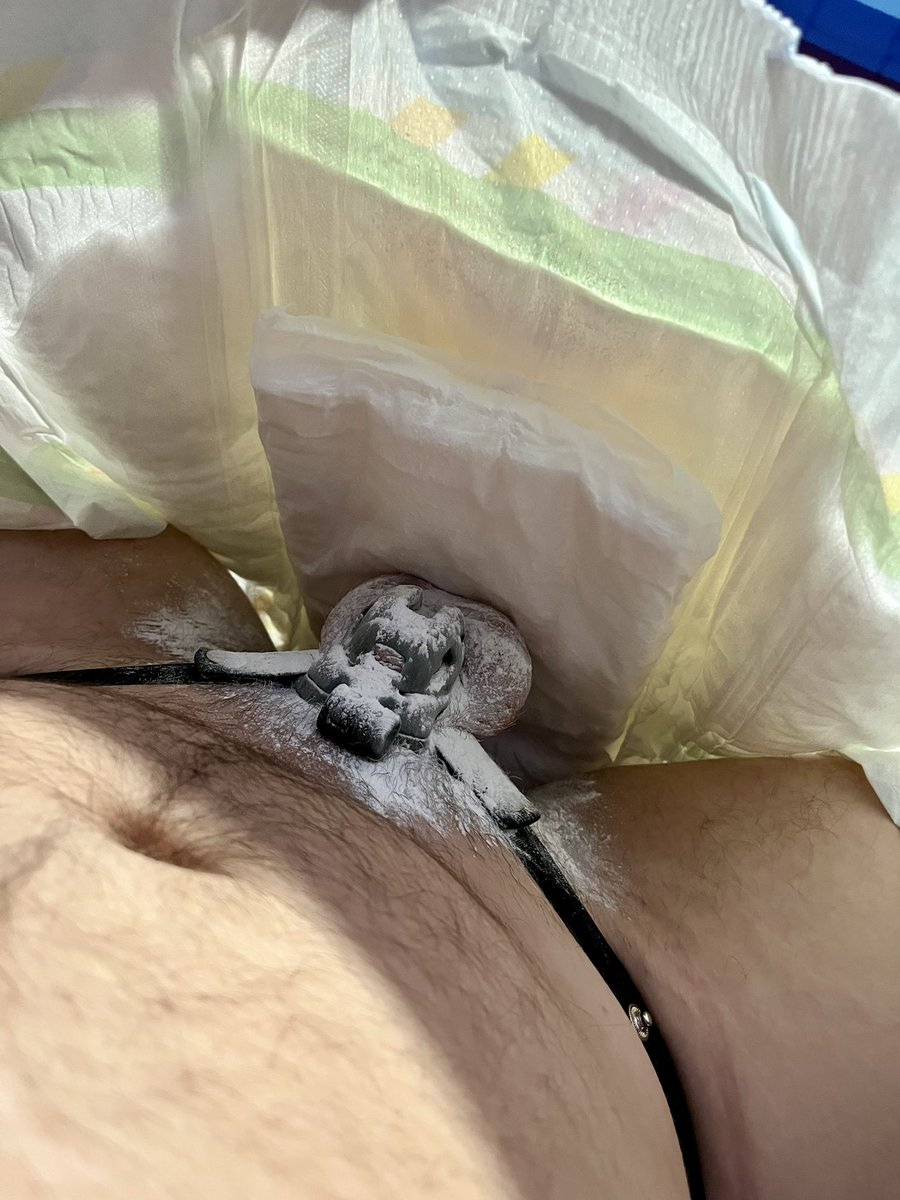 BabyWaffle129's tweet photo. Diaper cuck PoV:
You showed daddy that you can’t keep your pull ups dry so he puts you in double boosted diaper. 
~Happy Big Diaper Friday 😵‍💫😵‍💫🥴🤤
#diapercuck #BDF #abdlbabyboy #abdlgay #chastity #diaperfag #diaperlover https://t.co/TzUiiPRwBd