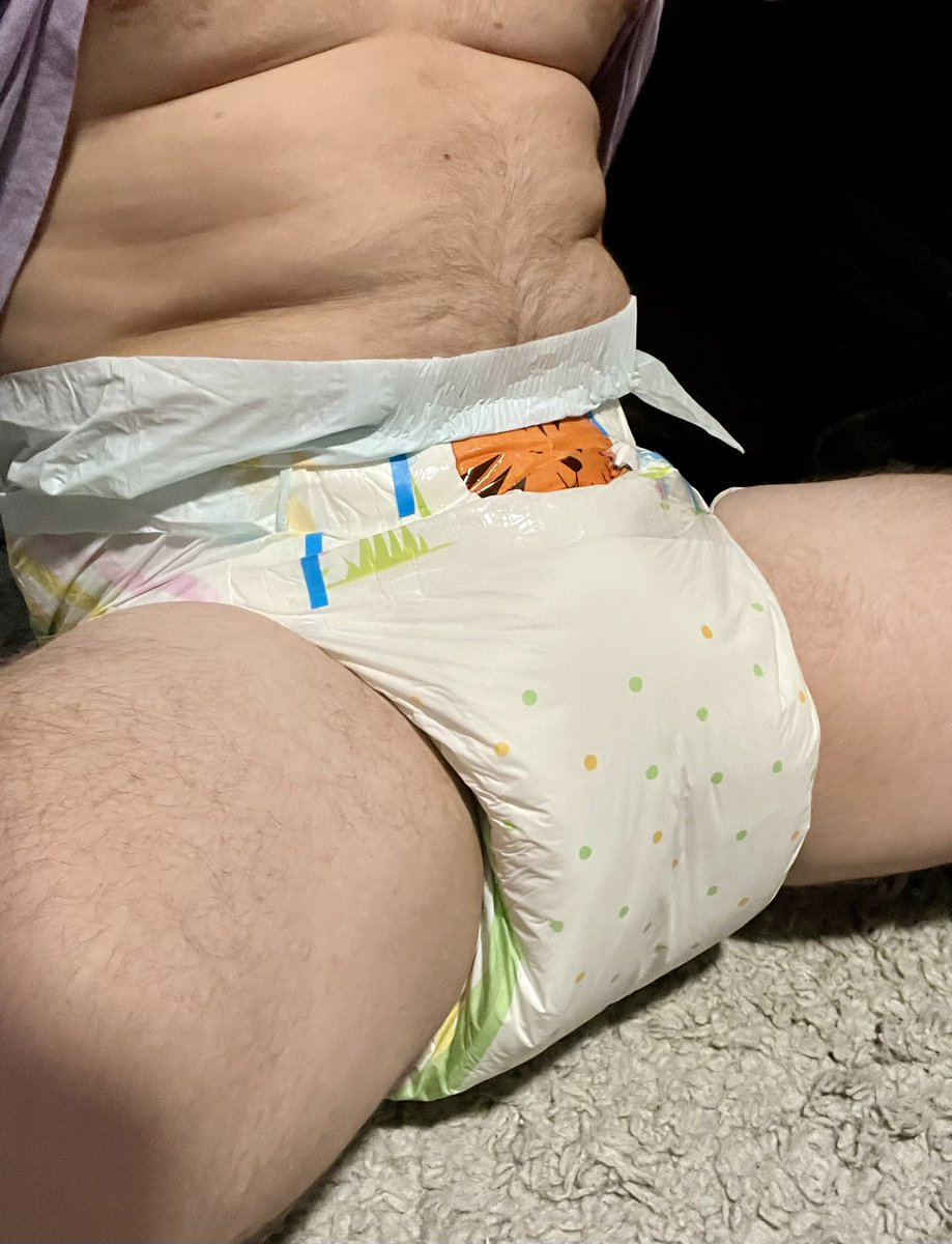 BabyWaffle129's tweet photo. Diaper cuck PoV:
You showed daddy that you can’t keep your pull ups dry so he puts you in double boosted diaper. 
~Happy Big Diaper Friday 😵‍💫😵‍💫🥴🤤
#diapercuck #BDF #abdlbabyboy #abdlgay #chastity #diaperfag #diaperlover https://t.co/TzUiiPRwBd