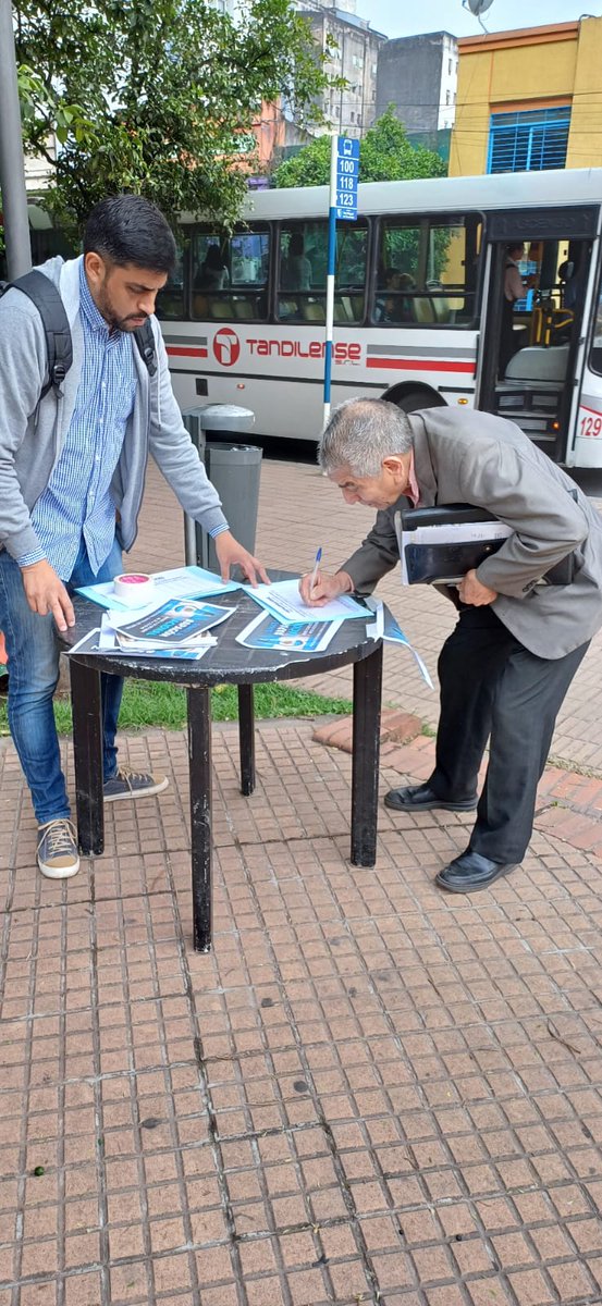launiontucuman's tweet photo. Tucumán se suma al "Foro Multisectorial contra el Tarifazo": hoy en Plaza Yrigoyen!
Mañana: Tafí Viejo!

#tarifasjustas
#noaltarifazo 
#ApagonNacional https://t.co/yghxEWIzQd