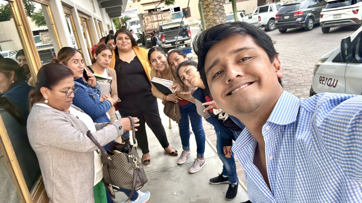 Fabian_Sif's tweet photo. Concluyó un ciclo de mucho trabajo y aprendizaje en Huitziltepec. Me voy agradecido y bendecido por la oportunidad. 🙏🏾

Crecí porque maravillosas personas entraron a mi vida para nunca irse. 

Gracias jefa @GenovevaHuerta por poner tu confianza en mí. ¡Misión cumplida! ✅ https://t.co/KqFhr9sYg3