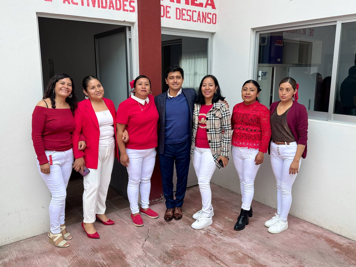 Fabian_Sif's tweet photo. Concluyó un ciclo de mucho trabajo y aprendizaje en Huitziltepec. Me voy agradecido y bendecido por la oportunidad. 🙏🏾

Crecí porque maravillosas personas entraron a mi vida para nunca irse. 

Gracias jefa @GenovevaHuerta por poner tu confianza en mí. ¡Misión cumplida! ✅ https://t.co/KqFhr9sYg3