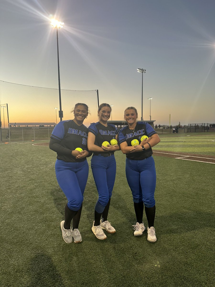 ‼️HOMERUN HITTERS‼️

Hilary Wilson with 2 GRANDSLAMS!

Mia Walker with a TWO-RUN HOMERUN and a SOLO HOMERUN!

Mo Purdy with a SOLO HOMERUN!

#GoBears🐻🥎
<a href="/BobLigouri/">Bob Ligouri</a>