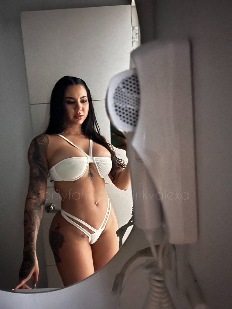 alesaknk's tweet photo. Todo el que dé RT y MG le voy a dejar un regalito explícito al DM mañana 😏🎁🔞

https://t.co/YgTKvfi1B9 https://t.co/Ci8BasZXzf