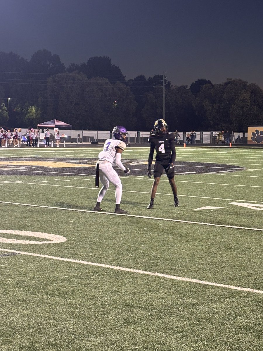 Two of the best Athletes in the state of Georgia getting after it tonight…

Akeondre “Fabo” Chaney vs Trennedy Whatley

Best on best…