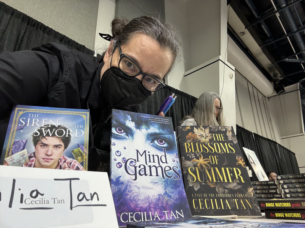 ceciliatan's tweet photo. Ready for the mass author autographing session at #worldfantasy https://t.co/elhP6s2BQq