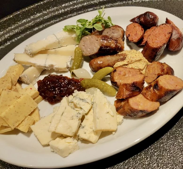 ✨SPECIALS✨
⭐️Pan Seared Red Fish w butternut squash, roasted cauliflower, almonds, &amp; crumbled goat chz
⭐️3 x 3 Meat &amp; Chz Board w Crusty Baguette, Mustard &amp; Jam:
🧀Red Dragon, Humboldt Fog &amp; Moody Blue chz w🐊Alligator Sausage, Burnt Ends Brisket Sausage &amp; Beer Boiled Brat