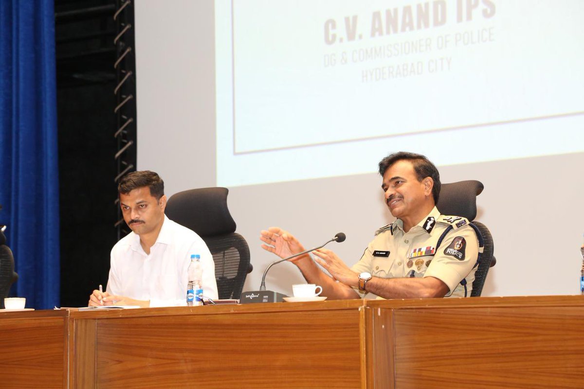 CVAnandIPS's tweet photo. Conducted a review meeting with the special branch staff of #Hyderabad City and told them that they are the eyes and ears of the CP and also the sentinels who protect the city with timely information and intelligence. Apart from that they do all the passport and job verifications and several other tasks. 

I appreciated their work and promised to look into their difficulties while reviewing .