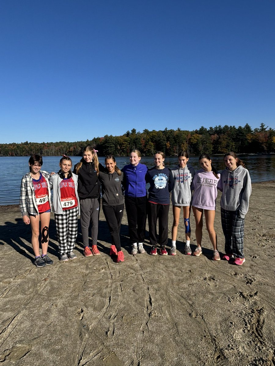 trackMH's tweet photo. Maple Hill Varsity XC girls place third to Columbia and Averill Park today at the Rensselaer County Meet. All five scorers medaled. #hillon3 @HillBoosterClub @MapleHill_HS @MH_Athletics https://t.co/5Ka5m7Y8OF