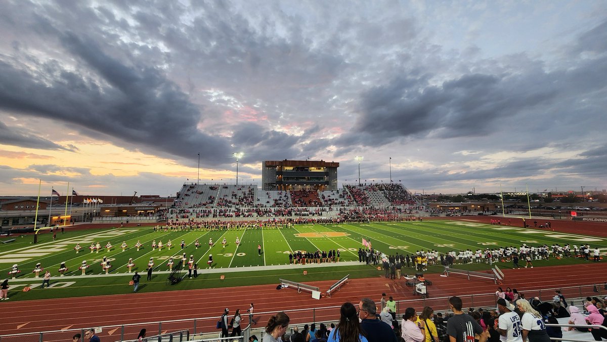 JohnEG78's tweet image. #FridayNightLights #StonyPoint vs #Hutto.