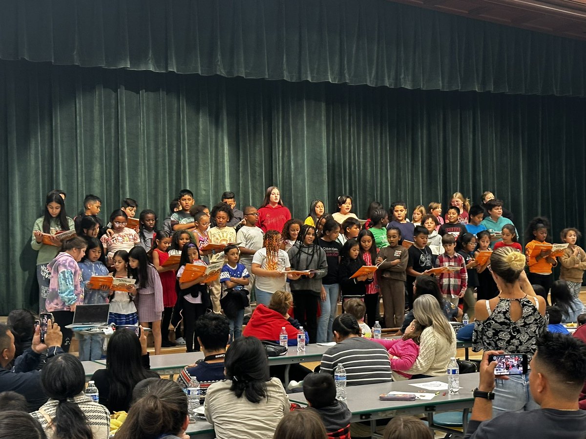 Last night was an amazing evening celebrating Hispanic Heritage <a href="/TeamDundalkES/">TeamDundalkES</a>