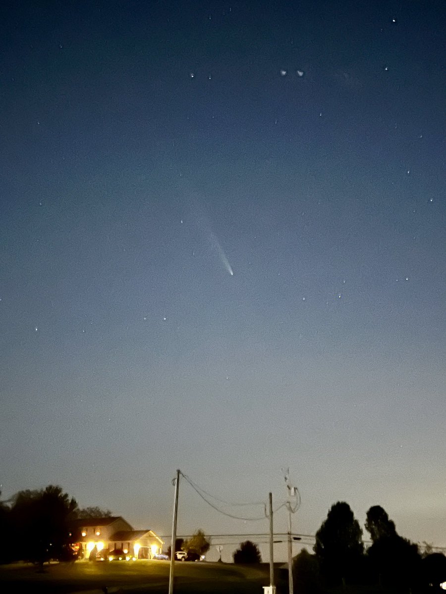mrsham69's tweet photo. #ATLAS but pretty freaking cool to see after 80,000 years #comet  #A3 https://t.co/U7jRHmvi5d