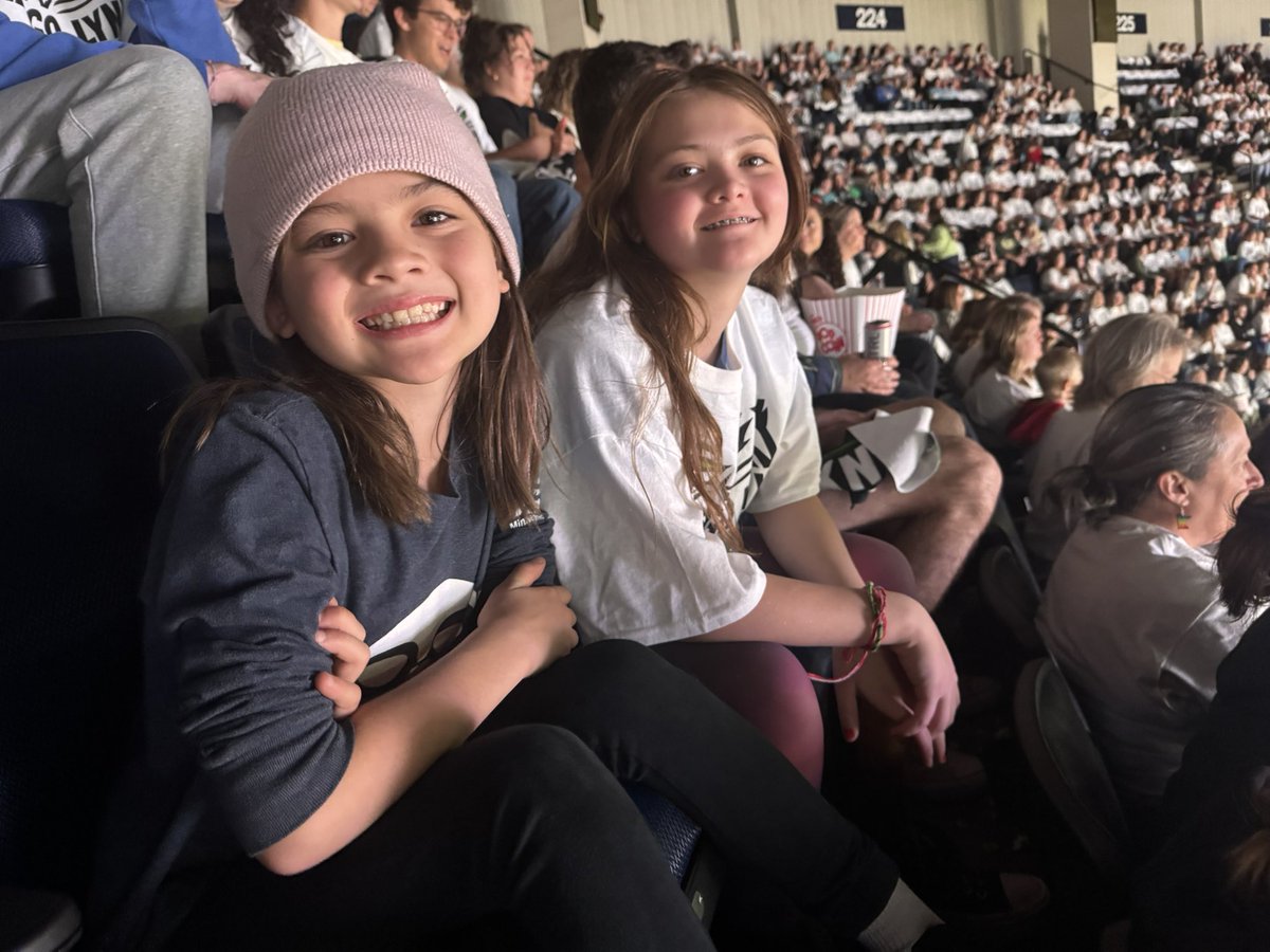 Jeff Lin (@jefflin) on Twitter photo Let’s go Lynx!! #lynxpix Let’s go Lynx!! #lynxpix