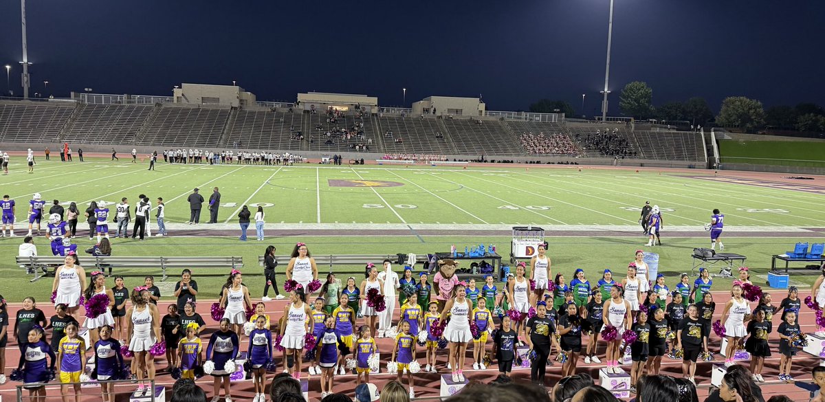 It’s feeder pattern night at the ⁦<a href="/SunsetBisonFB/">SunsetBisonFB</a>⁩ game tonight! Lots of future bison cheering on our team. ⁦<a href="/Sunset_Bison/">Sunset High School</a>⁩