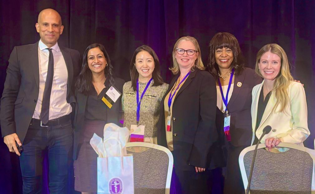 gogo_gopss's tweet image. Truly an honor moderating the #AWS2024 ‘AI in Surgery’ session with our incredible panelists @heatherlyu @CarlaPughMDPhD @JamieRobinsonMD @andrew_gumbsMD &amp;amp; @callcura 🤩

#ILookLikeASurgeon @WomenSurgeons