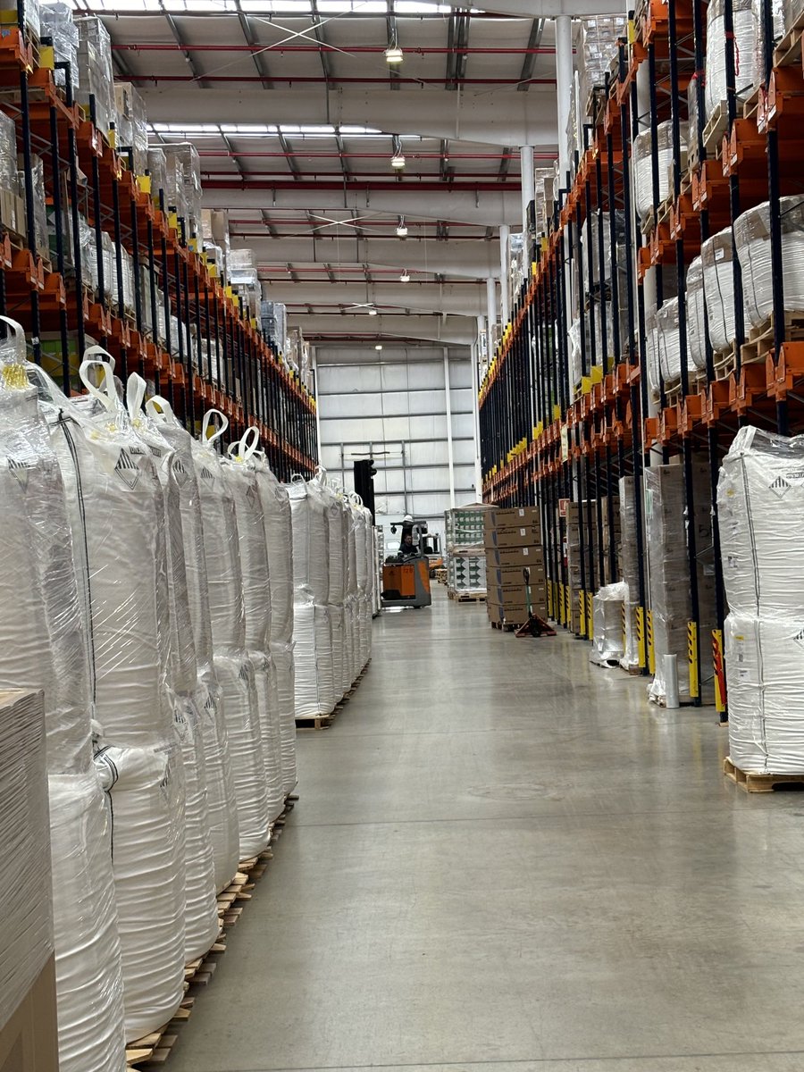 juan_opertti's tweet image. ⁦@UniversidadORT⁩ participantes del Módulo de Óperaciones y Logística del #MBA de ⁦@UniversidadORT⁩ visitan el Hub Logístico #4PL y #Fulfillment Center Costa Oriental en @zonamerica en el marco de aprendizaje activos ⁦@czfuy⁩