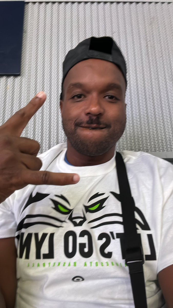 Mplsbuck's tweet photo. #lynxpix LFG! https://t.co/YOUFhBSkLn
