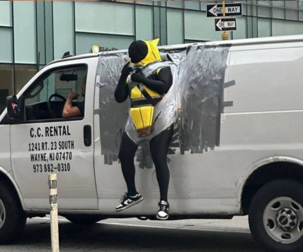 Bought a bag of a banana taped wall. 

Am I nana nuts or have I just joined the crypto prank movement ? 

$BTW