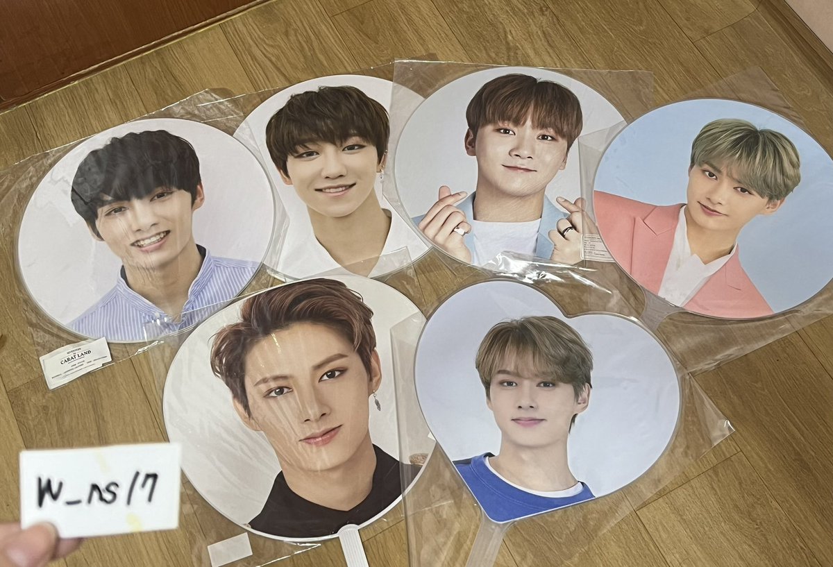 W_ns17's tweet photo. 세븐틴 일본 아레나 우치와 제복치와 준 
아이디얼컷 엣지콘 이미지피켓 

일괄 판매 4.0

svt seventeen jun sell wts poca pc 공방 미공포 영통 2019 2020 캐럿랜드 준 특전 굿즈 캐럿존 콘서트 인화사진 박수 에스쿱스 정한 조슈아 호시 원우 우지 디에잇 민규 도겸 승관 버논 디노 https://t.co/kotxzyOIe5