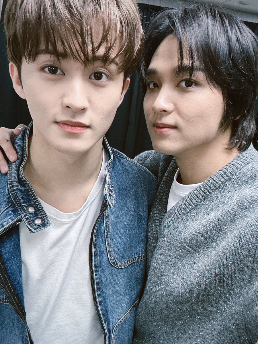 jnodeamor's tweet image. Busco mutis ᵔⰙᵔ #kpoptwt #stantwt
🫧 fran | 07 | infp | he | 🇨🇴 
Favs: NCT/SVT/p1h/ateez/SKZ/txt/SHINee/riize/zb1/bts (hay más!!)
No soy nuevo en twt, solo flopeo mucho 😥
★Acepto cualquier fandom mientras no rebajen!
✰ flasheo confianza rápido
Rt y fav= mutis!