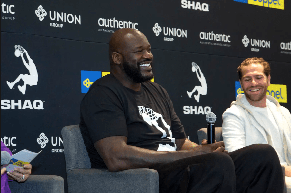 enconcreto's tweet photo. 🏀 La leyenda del básquetbol Shaquille O’Neal, en alianza con @Coppel, lanzó su modelo insignia de tenis, #TheDevastator, una combinación de alto rendimiento atlético y estilo urbano.
https://t.co/Sw4gPegMVm https://t.co/1Pqmfr3fPo