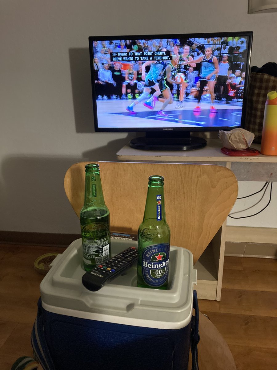 ellenlain's tweet image. Traveling, but we have our priorities! #WNBA Go Liberty!