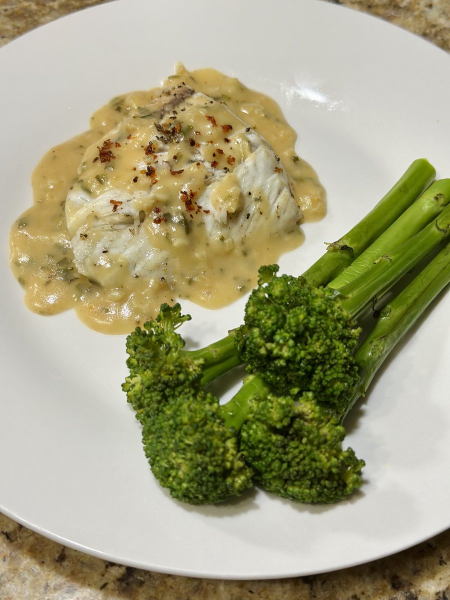 Divya_Mudunuri's tweet image. Fish and Sauce any day anytime.🤤

#ChefInMe😎 #FromScratch