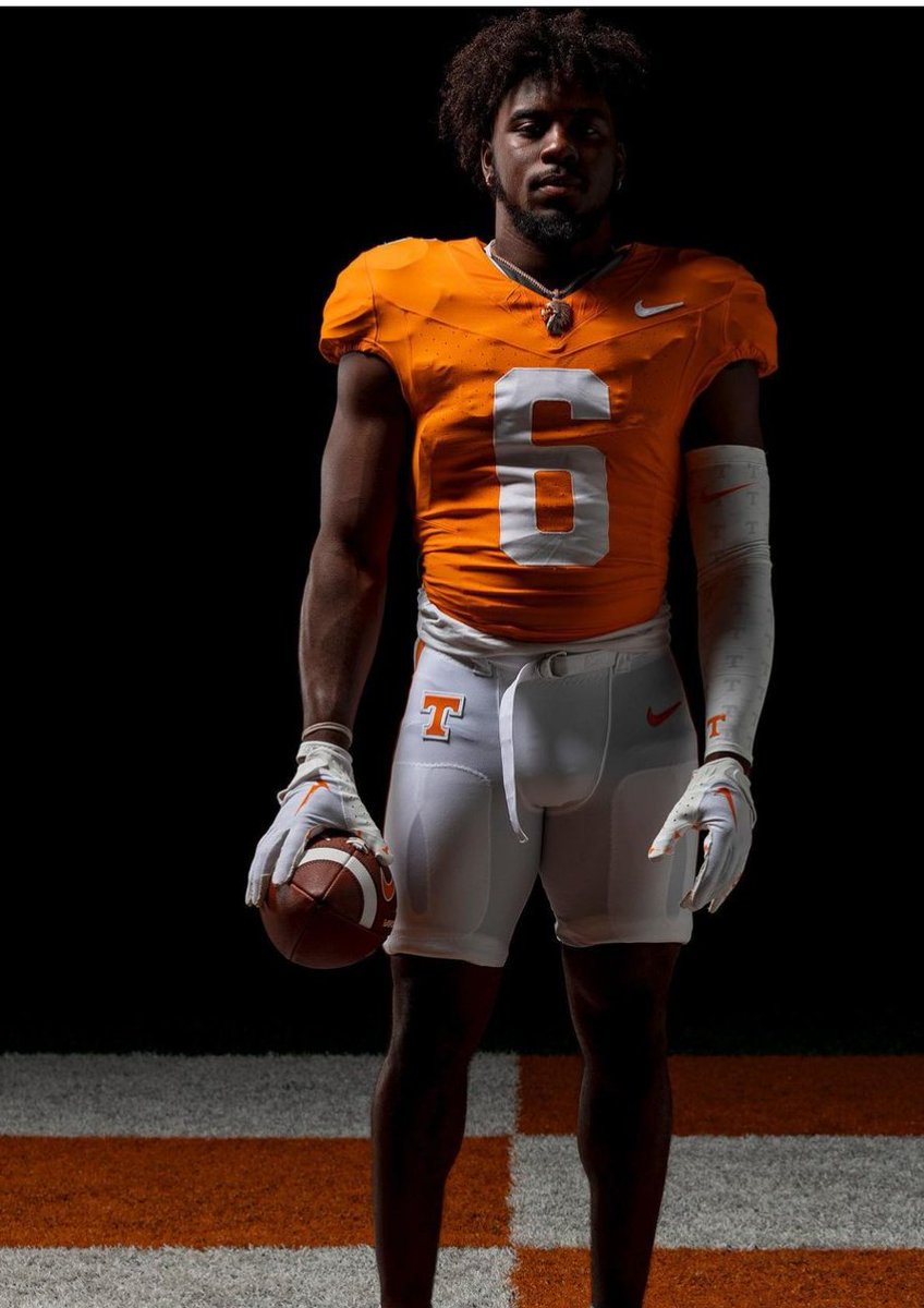 Sampson is fixing to tear up some grass in Neyland. Rocky Top will be electric 🍊