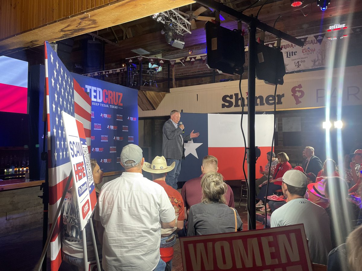 DianaLeeE00's tweet photo. #CruzTour in full swing here in Aggieland!
@tedcruz #cruzaders https://t.co/IbRFei8AsD