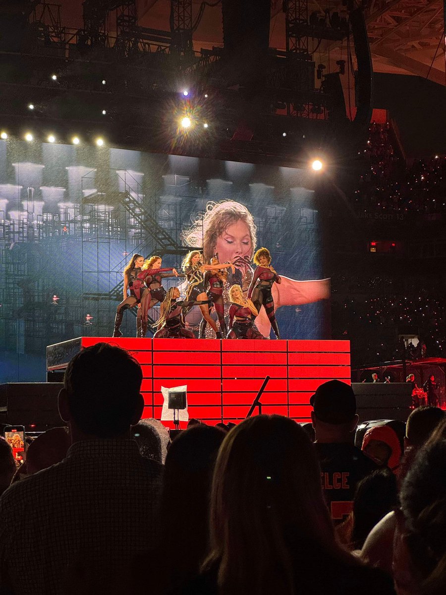 BadgerClaws tweet media