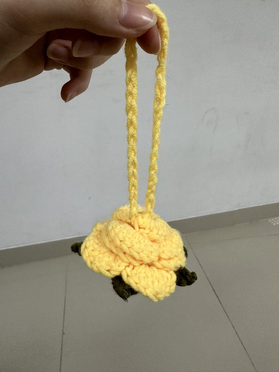 blumeknit's tweet photo. 🌹 Rose Charm 🌹

Gantungan bunga rajut mawar yang elegant membuat barangmu menjadi lebih cantik dan mewah ❤️

Yuk order sebelum kehabisan 👇🏻
💌 DM
💬 WA : 087888877167

#blumeknit #buketbunga #buket #bouquetflower

t. bunga rajut bouquet flower buket crochet hadiah gift murah https://t.co/4w26IvzRzH