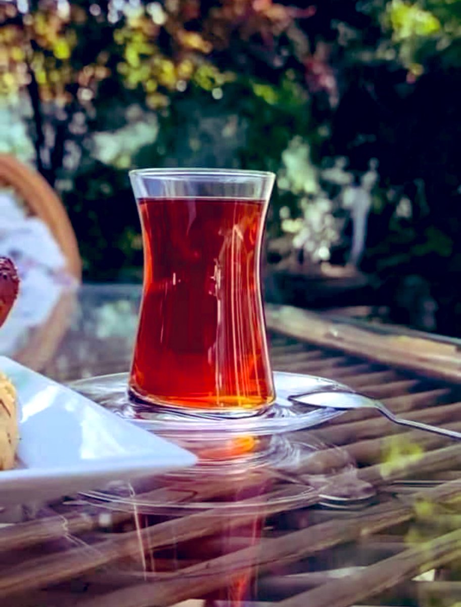 .
…
“Çay” ısmarlamak,
Gönülden bir sandalye çekmektir, karşındakine…🥰☕️

#sağlıkla #huzurla
#iyihaftasonları🙏🙋‍♀️

GÜNAYDINNNNNN🌻☕️🌻
