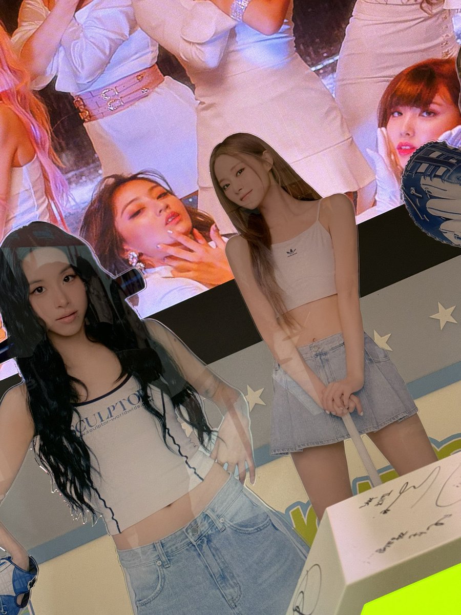 dan_cuevas's tweet photo. #TWICE #트와이스 #ONCE #HOME_9ROUND #9WICE_POPUP 

￼ https://t.co/OPLujHavRX