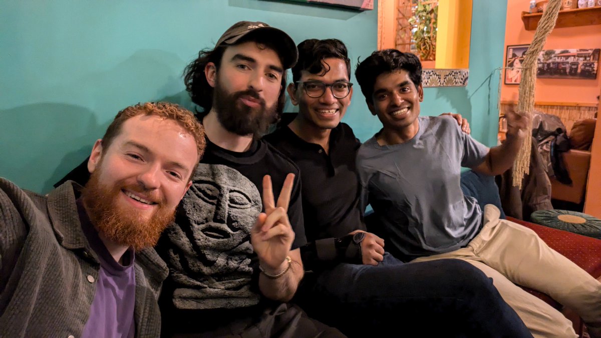 The first <a href="/getlynkmi/">lynkmi</a> Pittsburgh meetup 👀 In a tea house of course ❤️