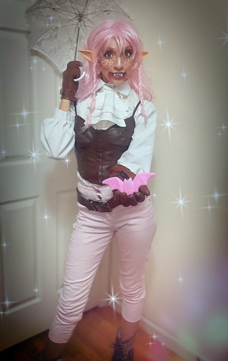 Elegant_Emmy's tweet photo. This week, made myself into a cute yet deadly vampire as part of my spooky makeup weekly looks! Love how cute I felt as her! 💗🤎🩸🧛🏻‍♀️🤍 #vampire #cutevampire #halloweenlook #vampiremakeup #spookycutemakeup #spookycute https://t.co/4Xvc4WPuBf