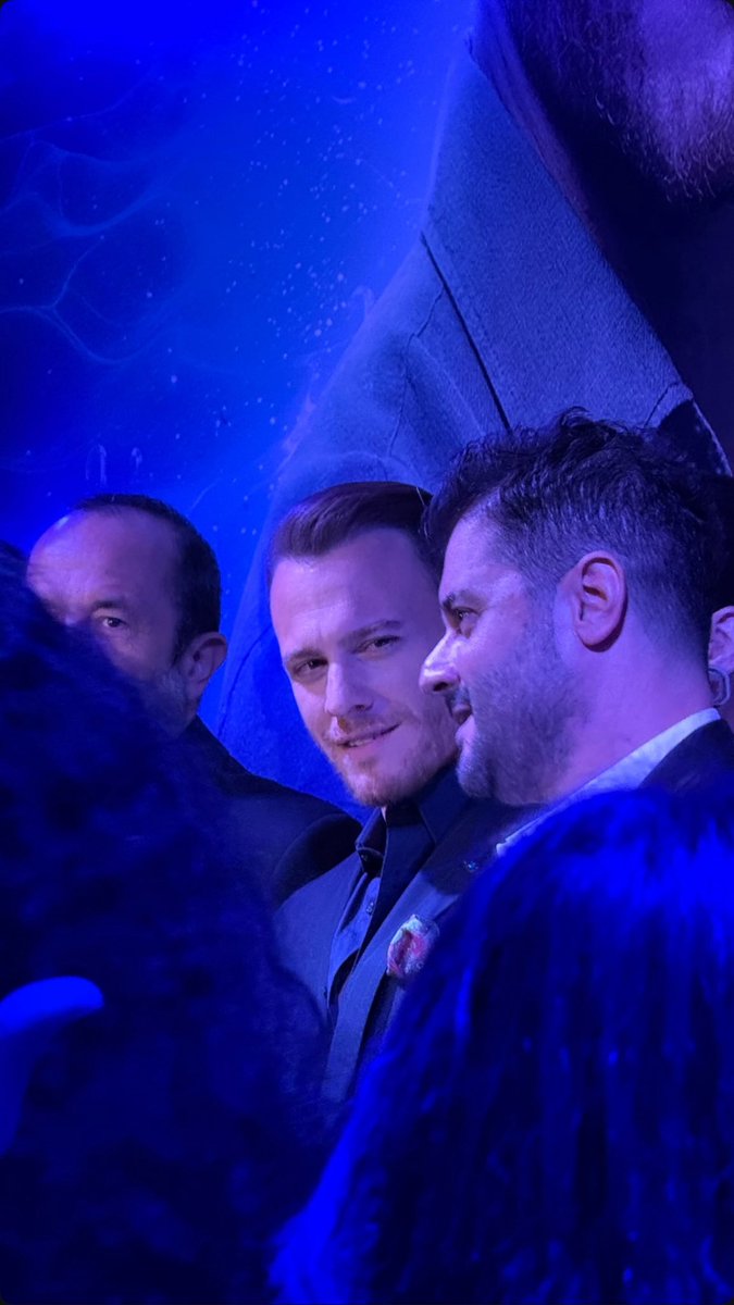 se quedó un instante sentado, visiblemente impactado por la experiencia y percibiendo la mezcla de emociones.  Un momento que sin duda quedará marcado en su memoria 
#KeremBürsin
#MaviMağara 
#BlueCave