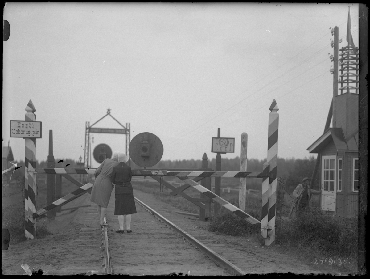 Pillandia's tweet photo. ET - Eesti-Nõukogude Liidu piir Komarovka.
LV - Igaunijas-PSRS robeža.
IT - Confine ferroviario tra Estonia ed URSS.
EN - Railway border between Estonia and the USSR.
📷: Sept. 24, 1930.
#Eesti #Estonia #Ingeri #Inkeri #Ingria #Railway #CrossBorderRail #Border https://t.co/ArievjWOy0