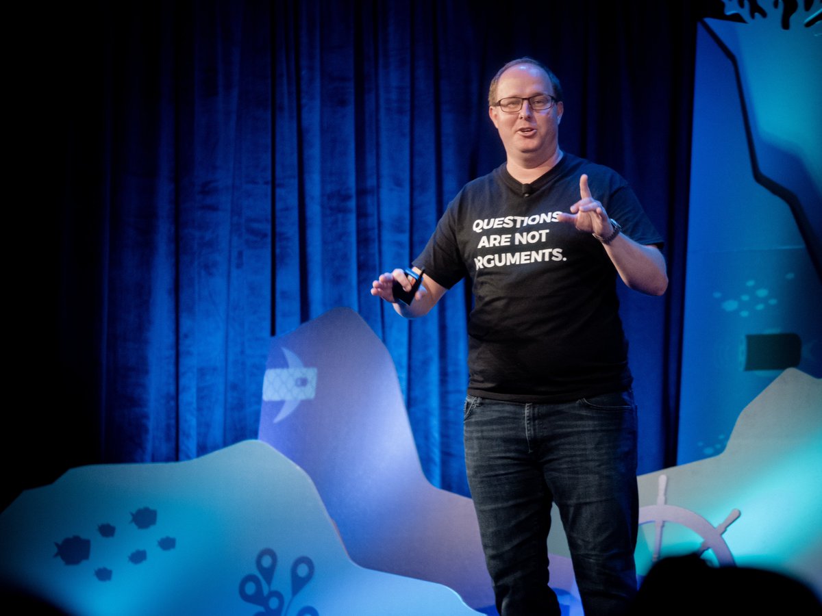 RichTatum's tweet image. Both @hamletbatista and @rjonesx were mentioned from the stage at #TechSEOconnect 2024…

I had to reflect on their long-lasting, positive influence in an industry where being “technically correct” often trumps being kind. These giants were smart but friendly, confident but…